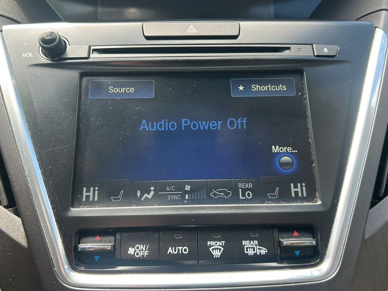 Acura MDX Vehicle Full-screen Gallery Image 26