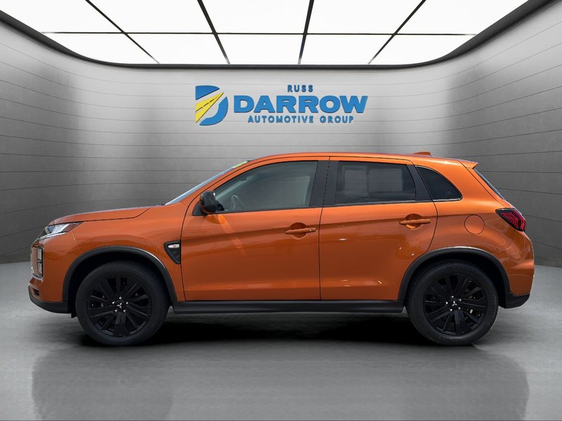 Mitsubishi Outlander Sport Vehicle Full-screen Gallery Image 2