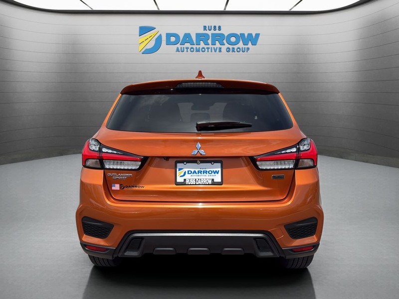Mitsubishi Outlander Sport Vehicle Full-screen Gallery Image 4