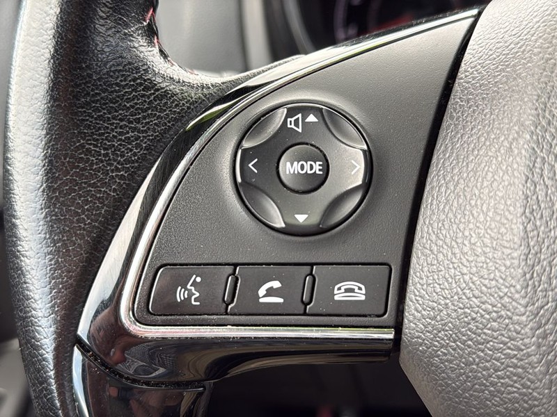 Mitsubishi Outlander Sport Vehicle Full-screen Gallery Image 9