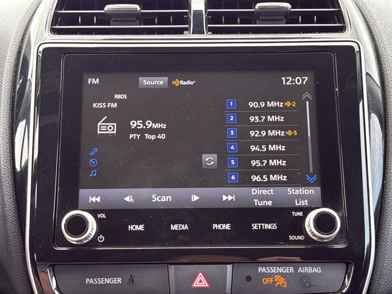 Mitsubishi Outlander Sport Vehicle Full-screen Gallery Image 20