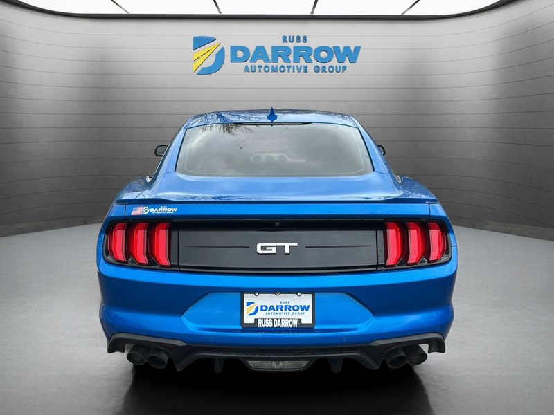 Ford Mustang Vehicle Full-screen Gallery Image 4
