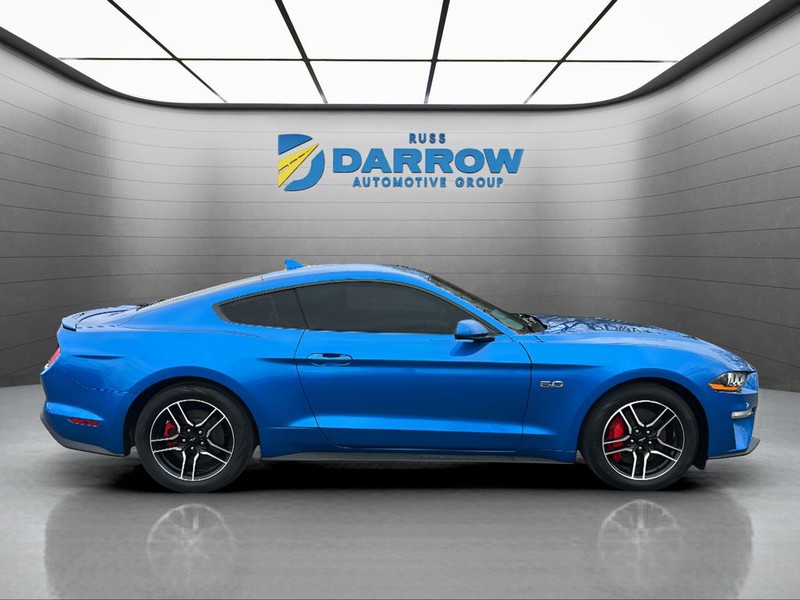 Ford Mustang Vehicle Full-screen Gallery Image 6