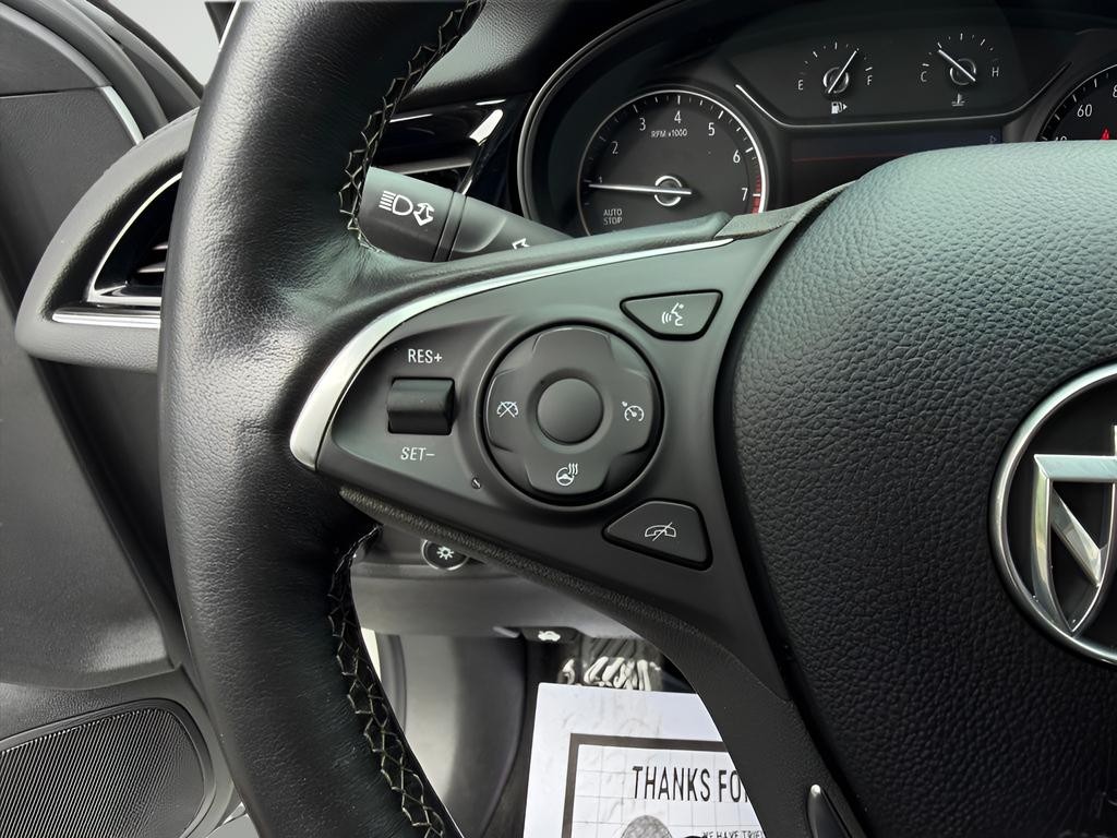 Buick Regal TourX Vehicle Full-screen Gallery Image 13