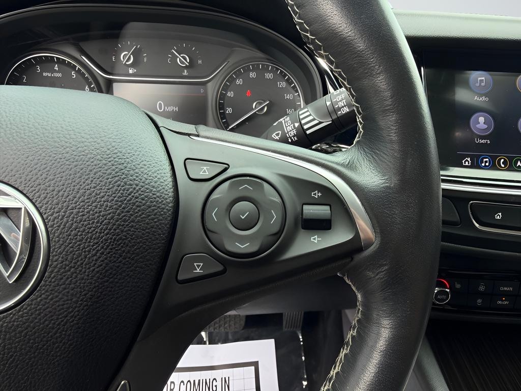 Buick Regal TourX Vehicle Full-screen Gallery Image 14