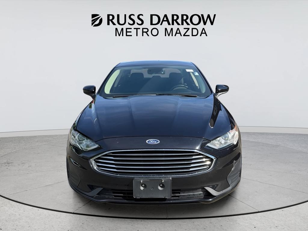 Ford Fusion Vehicle Full-screen Gallery Image 08