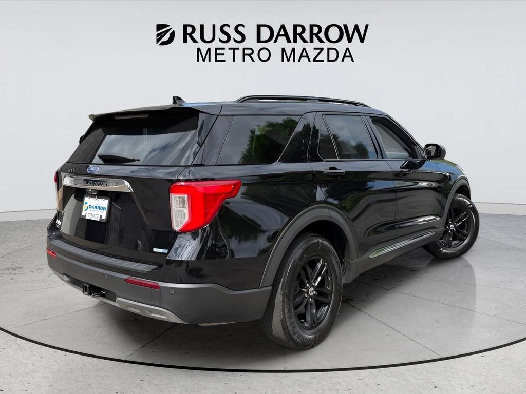Ford Explorer Vehicle Full-screen Gallery Image 05