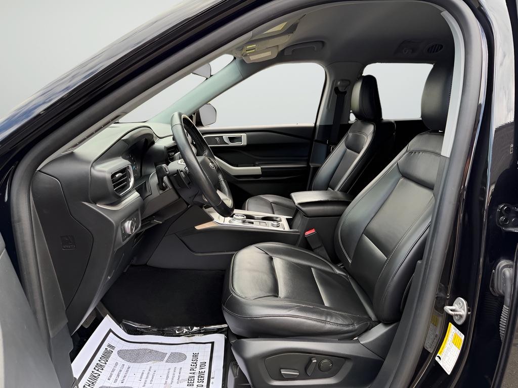 Ford Explorer Vehicle Full-screen Gallery Image 10
