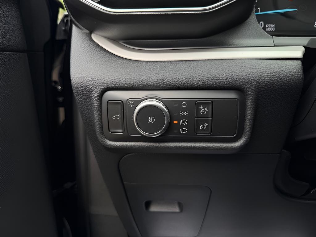 Ford Explorer Vehicle Full-screen Gallery Image 11
