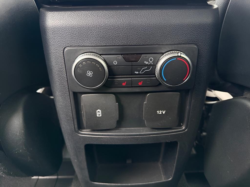 Ford Explorer Vehicle Full-screen Gallery Image 20