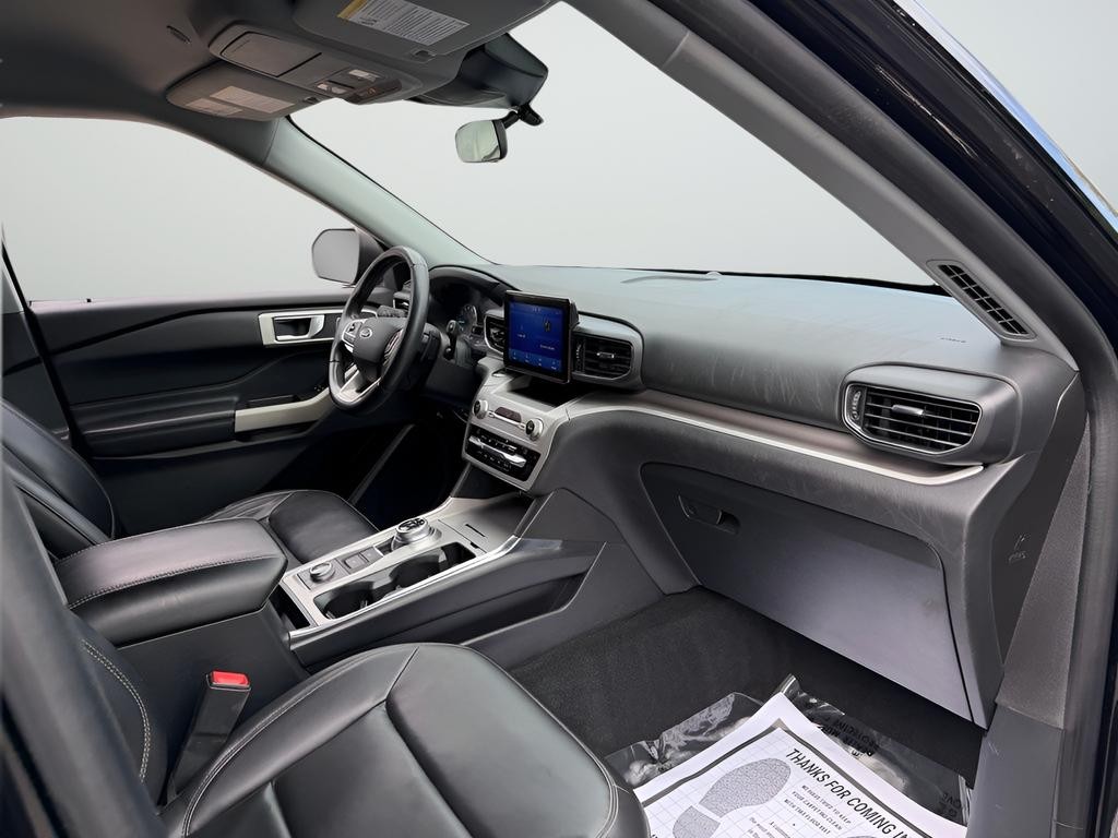 Ford Explorer Vehicle Full-screen Gallery Image 31