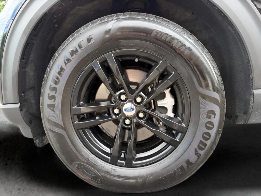 Ford Explorer Vehicle Full-screen Gallery Image 33