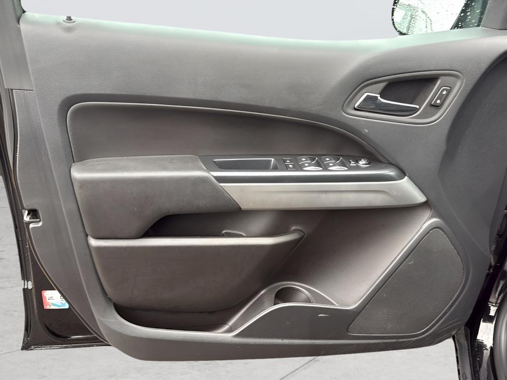 Chevrolet Colorado Vehicle Full-screen Gallery Image 14