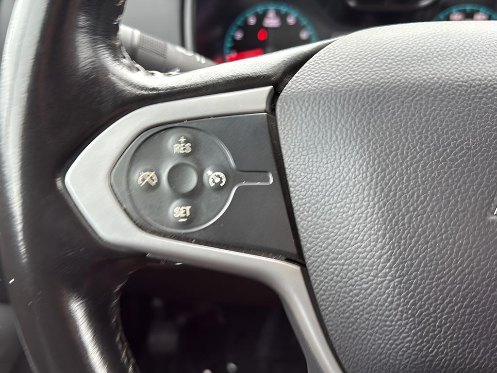 Chevrolet Colorado Vehicle Full-screen Gallery Image 15