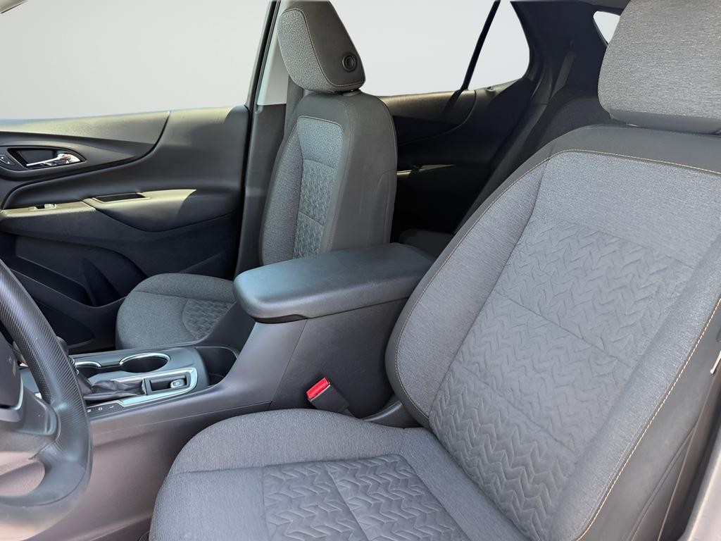 Chevrolet Equinox Vehicle Full-screen Gallery Image 19