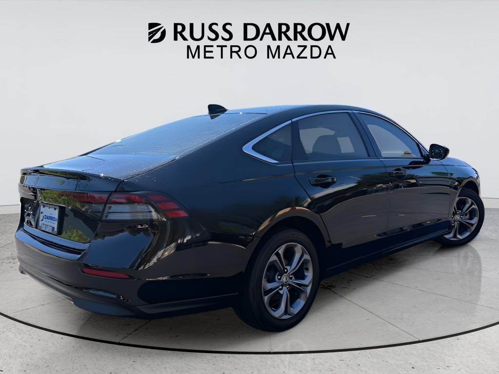 Honda Accord Sedan Vehicle Full-screen Gallery Image 05