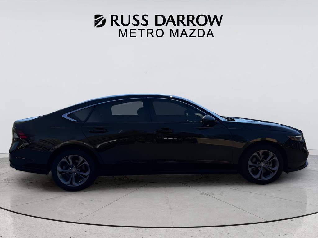 Honda Accord Sedan Vehicle Full-screen Gallery Image 06