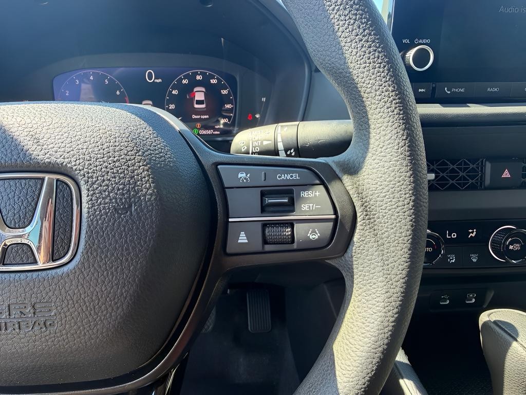 Honda Accord Sedan Vehicle Full-screen Gallery Image 12