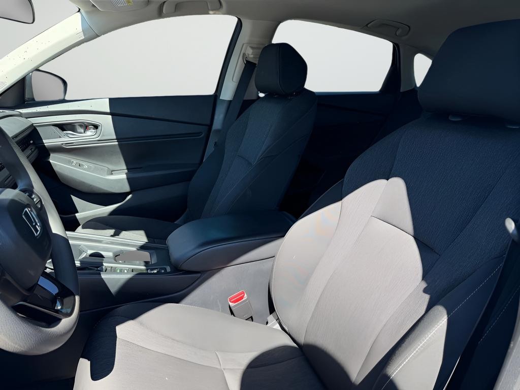 Honda Accord Sedan Vehicle Full-screen Gallery Image 18