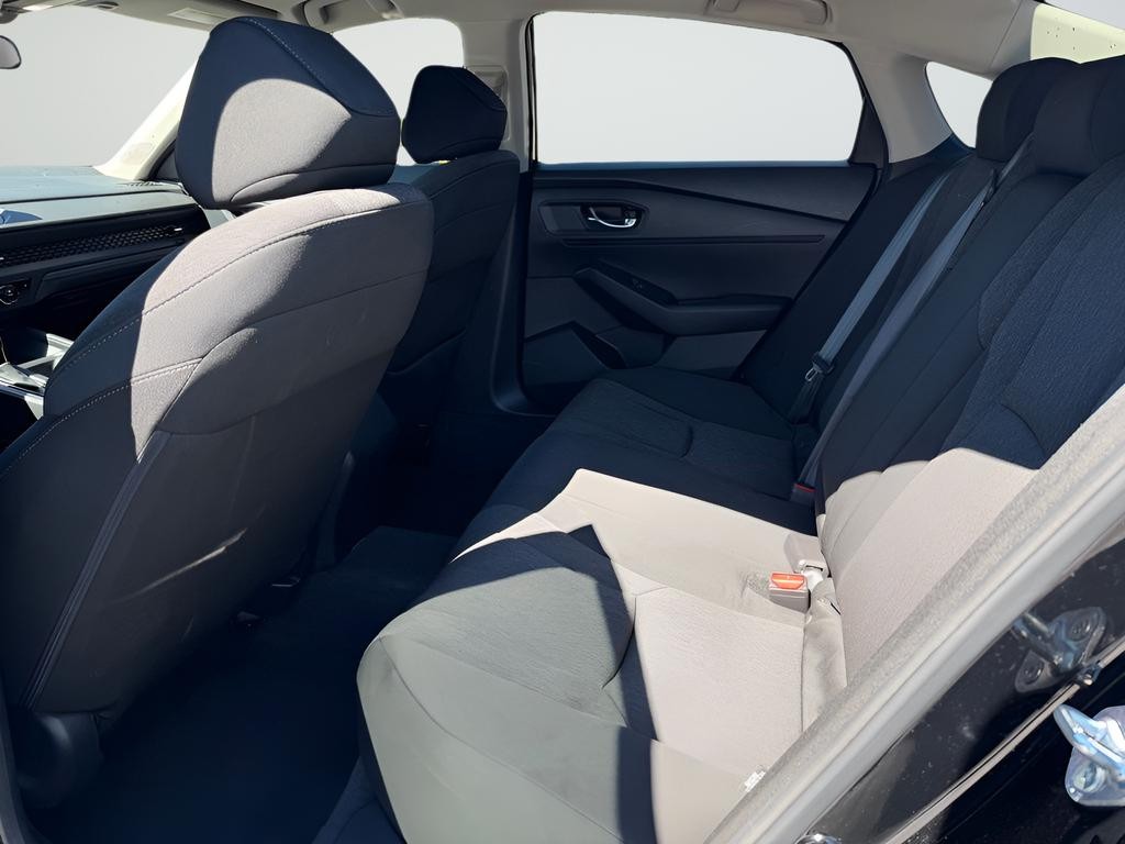 Honda Accord Sedan Vehicle Full-screen Gallery Image 20
