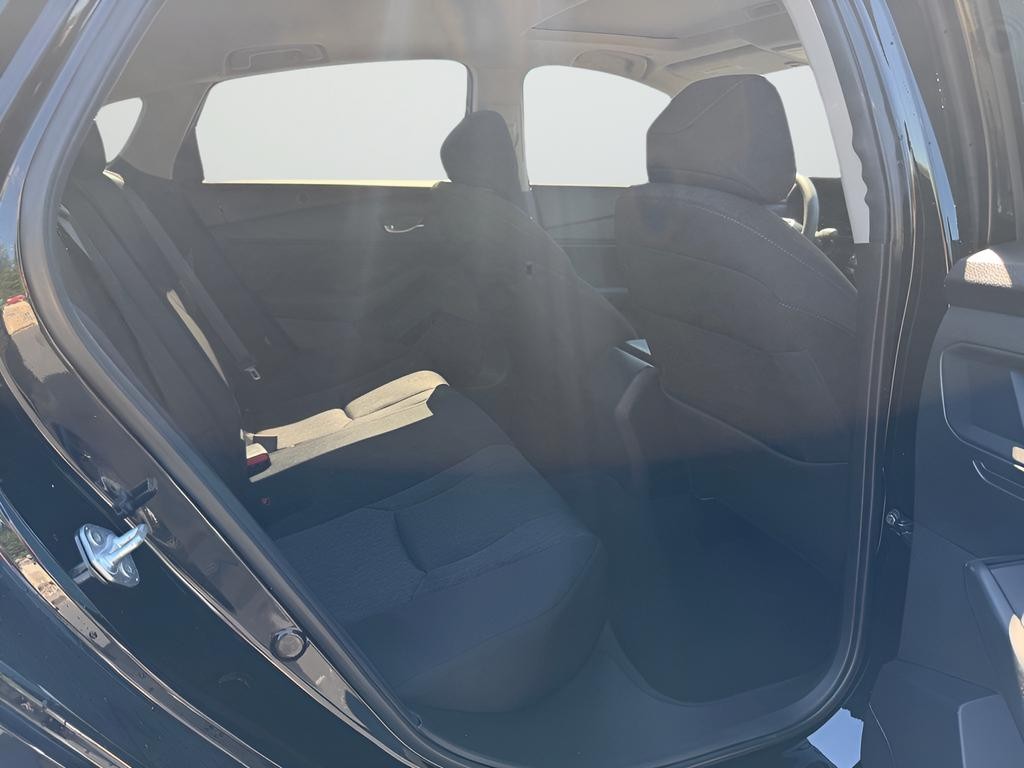 Honda Accord Sedan Vehicle Full-screen Gallery Image 23
