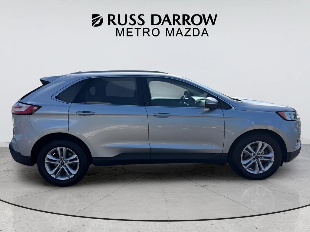 Ford Edge Vehicle Full-screen Gallery Image 06