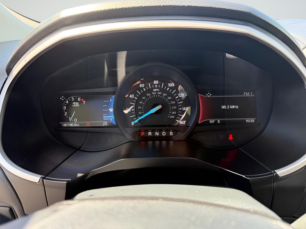 Ford Edge Vehicle Full-screen Gallery Image 11