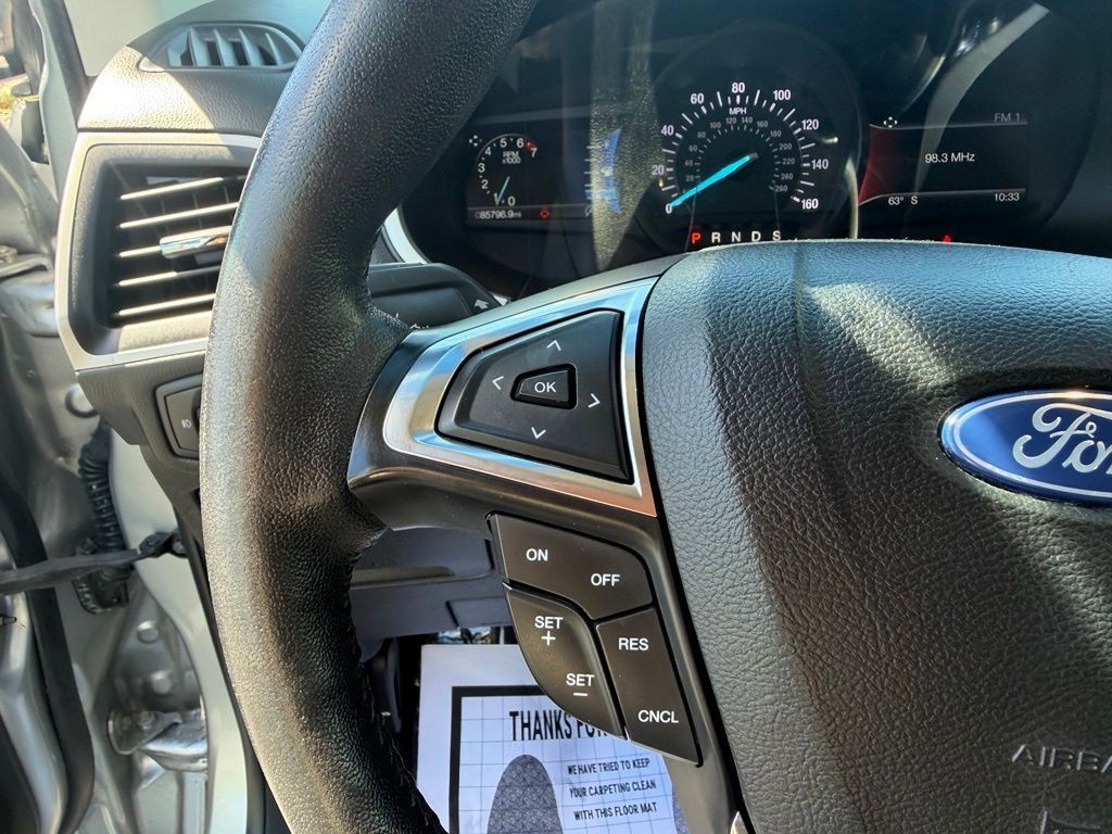 Ford Edge Vehicle Full-screen Gallery Image 12