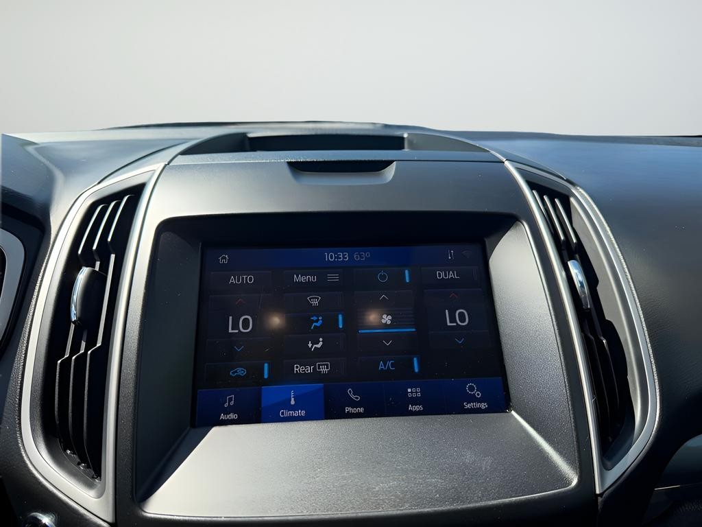 Ford Edge Vehicle Full-screen Gallery Image 14