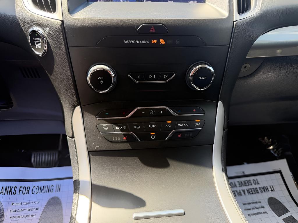 Ford Edge Vehicle Full-screen Gallery Image 15
