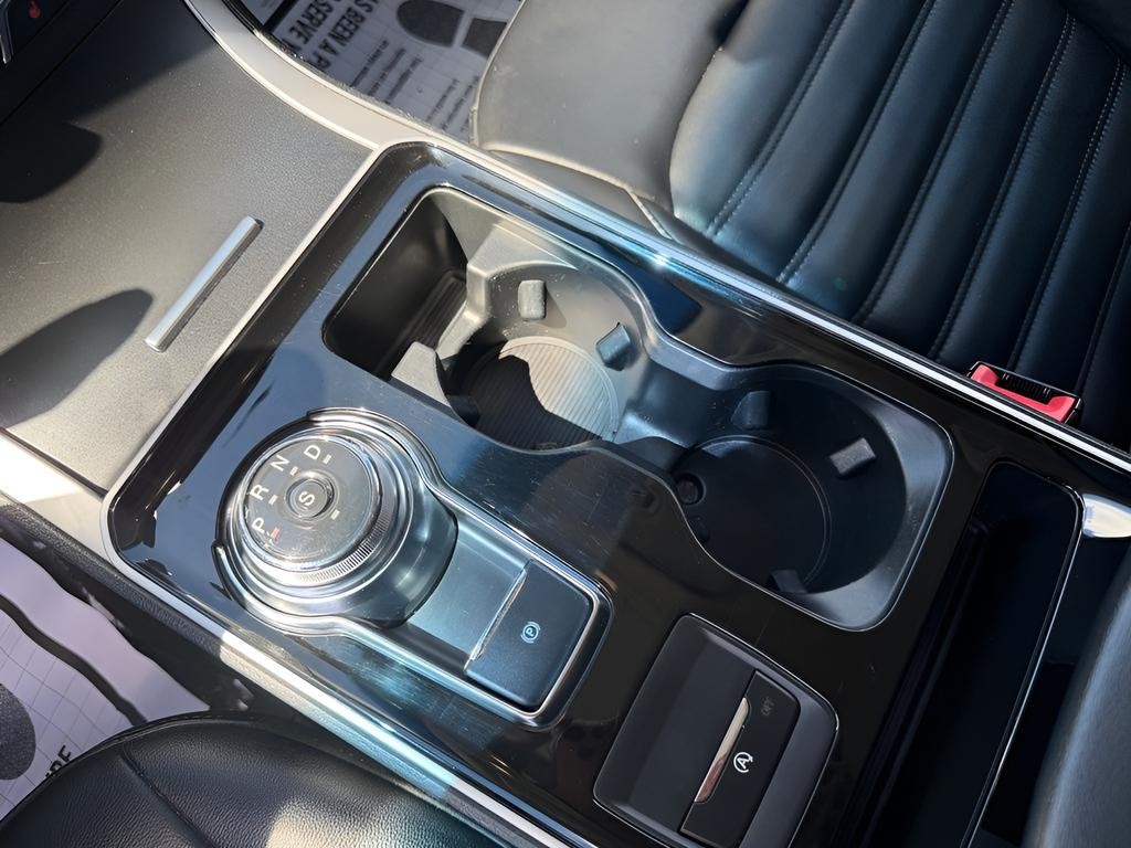 Ford Edge Vehicle Full-screen Gallery Image 16