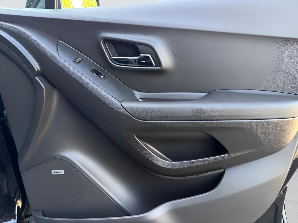 Chevrolet Trax Vehicle Full-screen Gallery Image 28