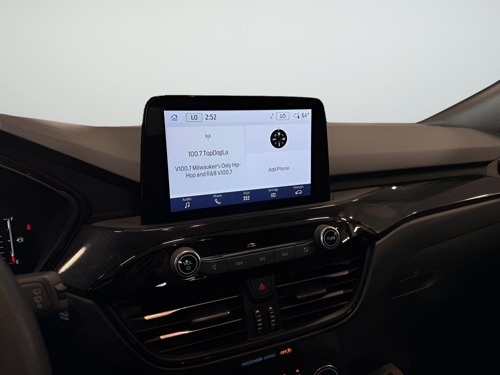 Ford Escape Vehicle Full-screen Gallery Image 16