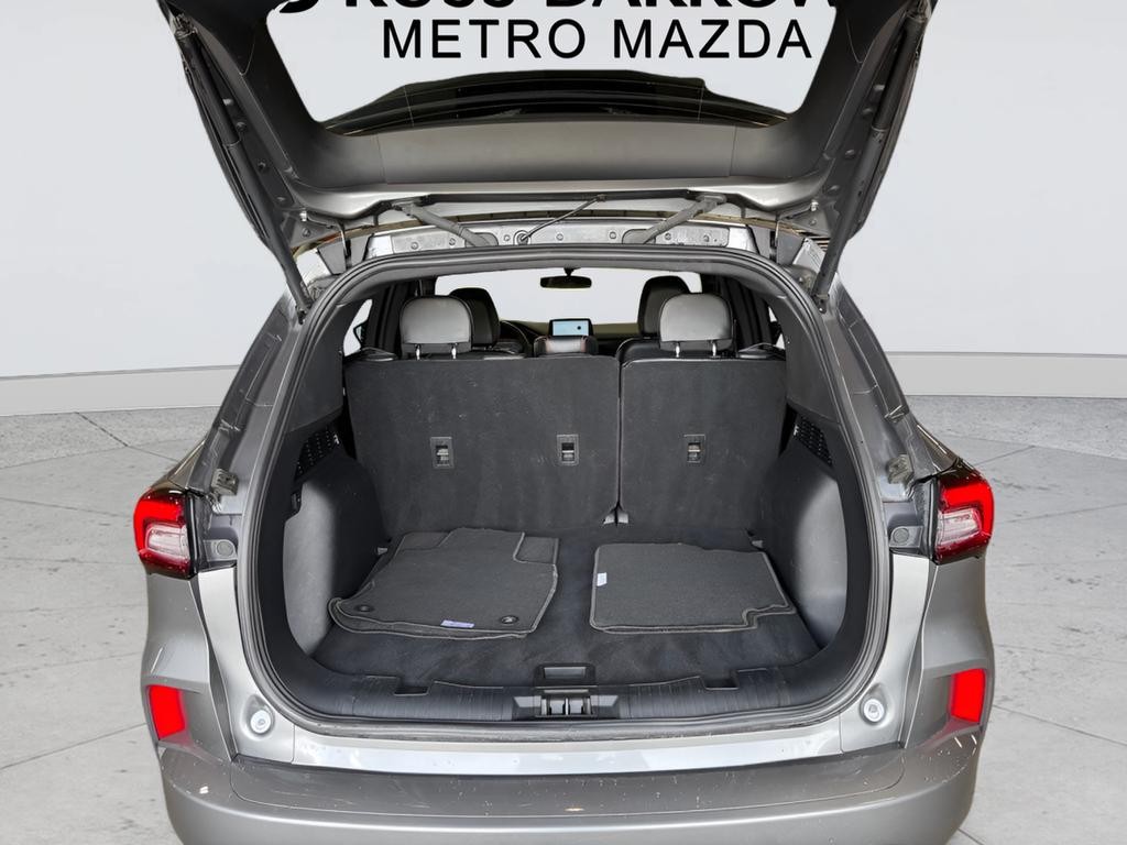 Ford Escape Vehicle Full-screen Gallery Image 31