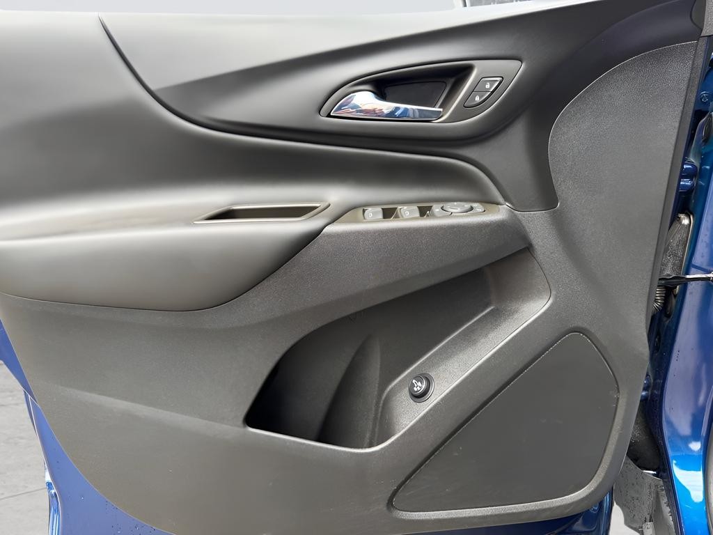 Chevrolet Equinox Vehicle Full-screen Gallery Image 09