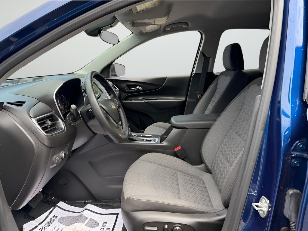 Chevrolet Equinox Vehicle Full-screen Gallery Image 11