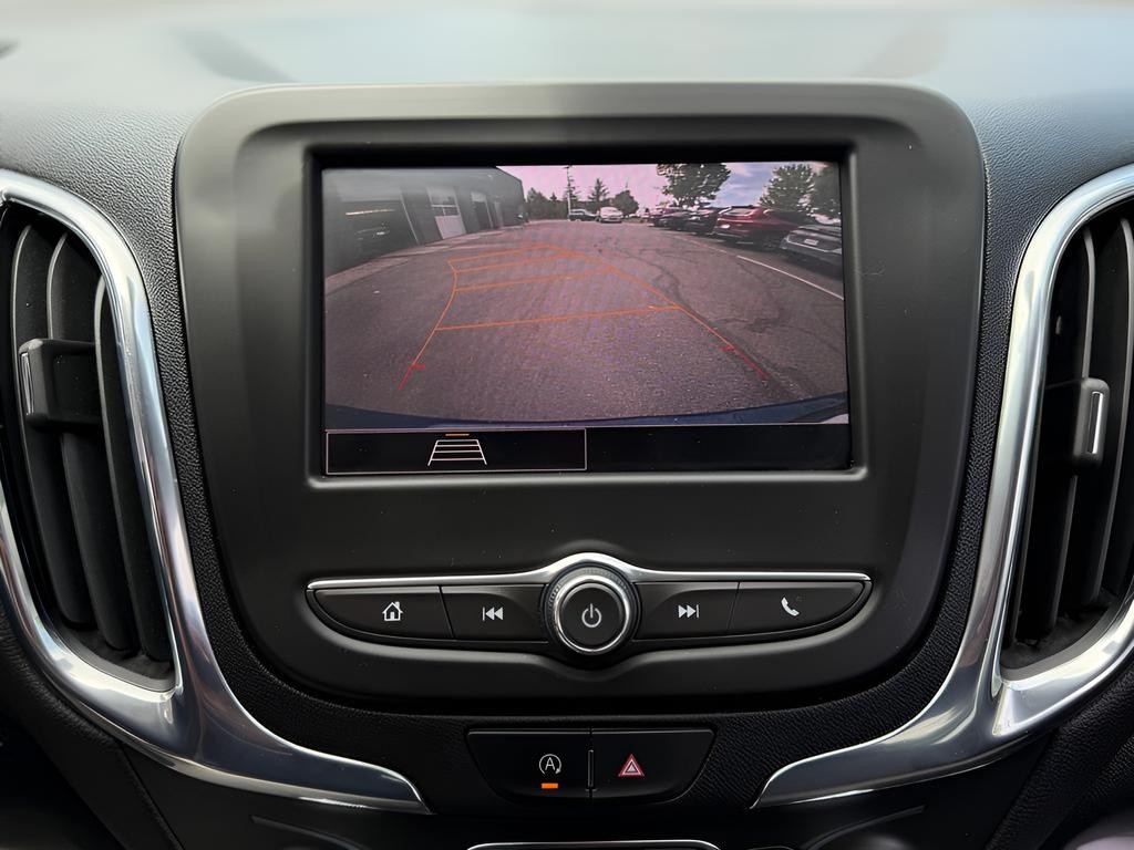 Chevrolet Equinox Vehicle Full-screen Gallery Image 17