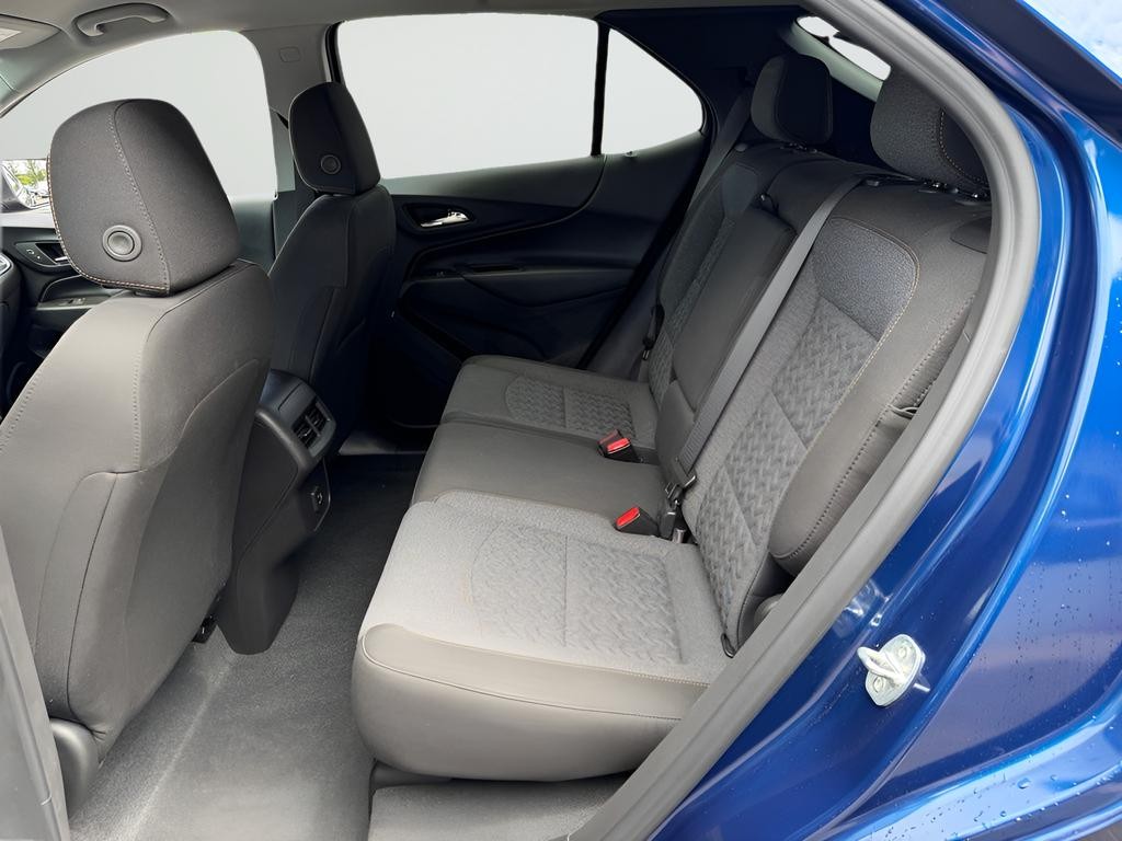 Chevrolet Equinox Vehicle Full-screen Gallery Image 21