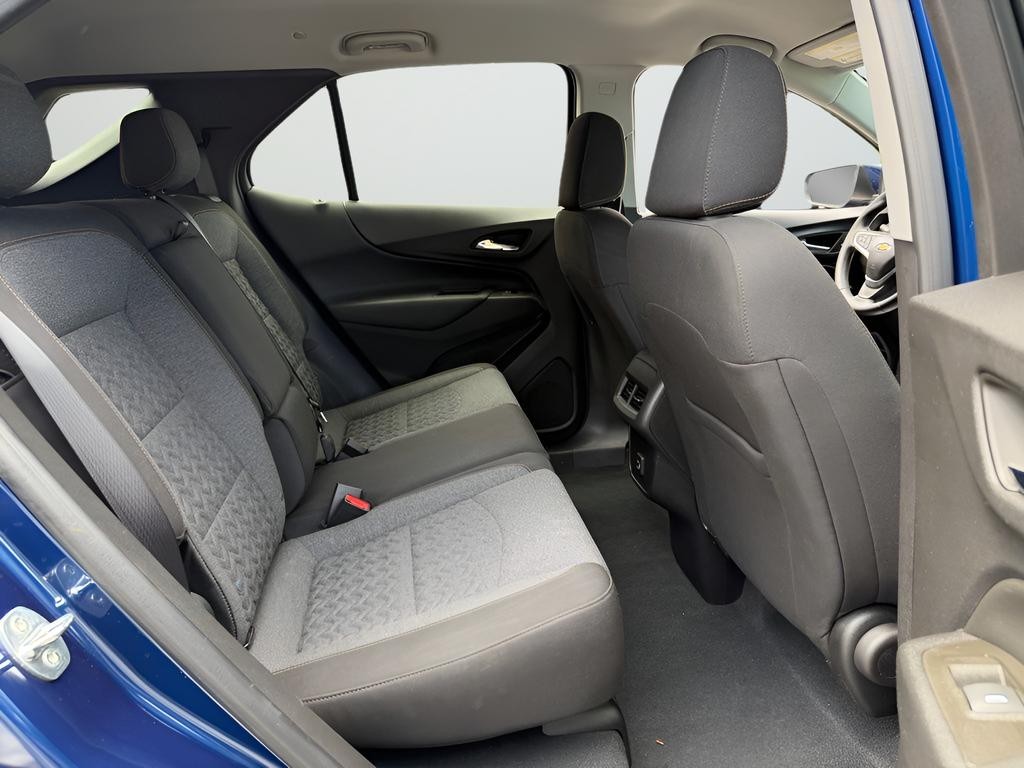 Chevrolet Equinox Vehicle Full-screen Gallery Image 26