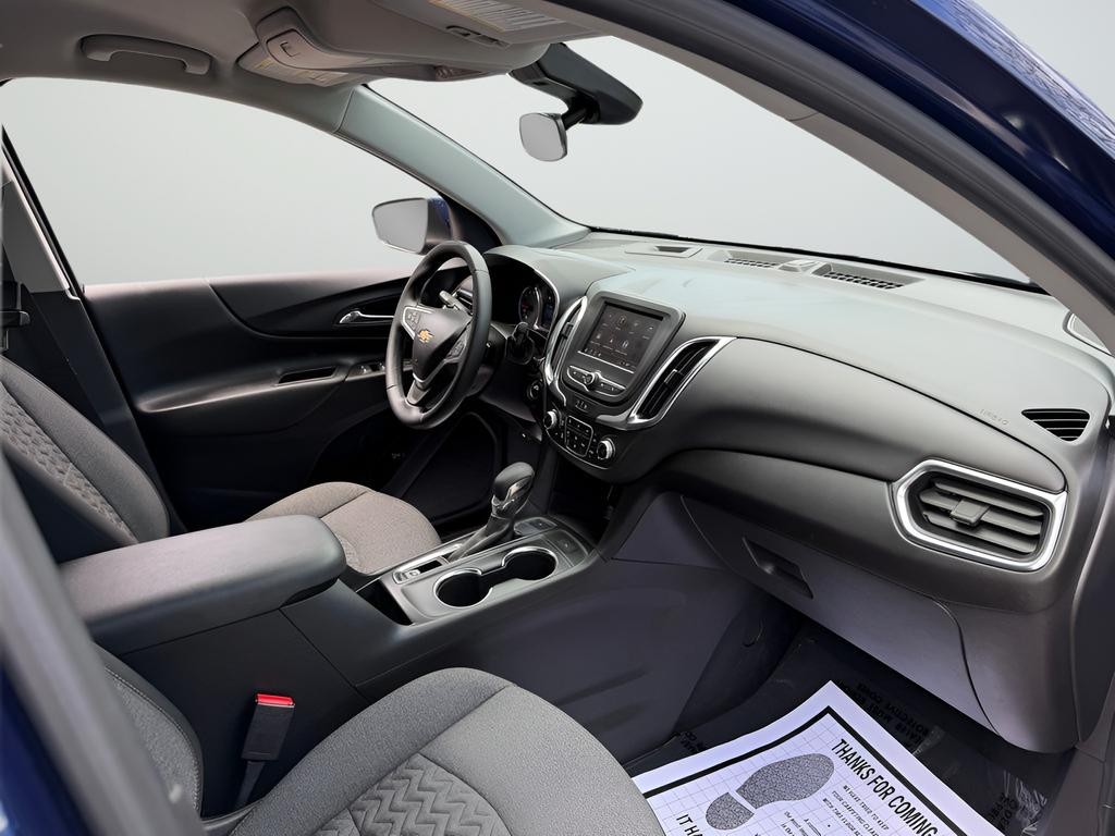 Chevrolet Equinox Vehicle Full-screen Gallery Image 30