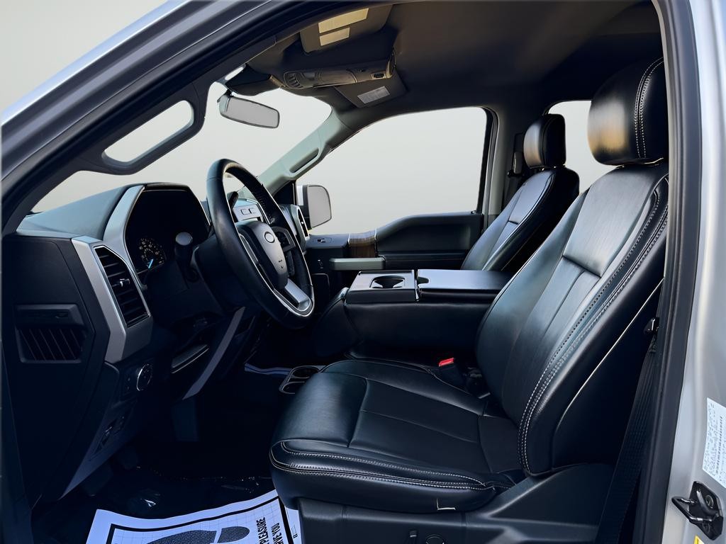 Ford F-150 Vehicle Full-screen Gallery Image 10