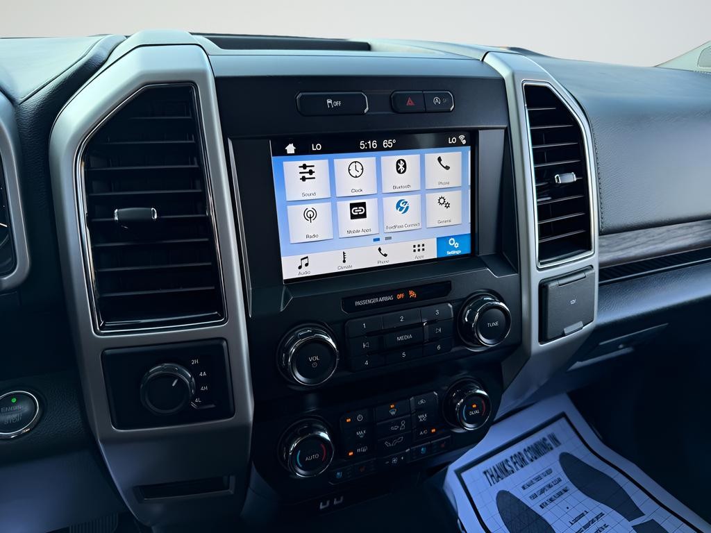 Ford F-150 Vehicle Full-screen Gallery Image 16
