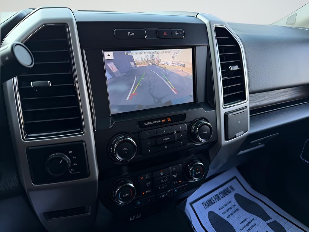 Ford F-150 Vehicle Full-screen Gallery Image 17