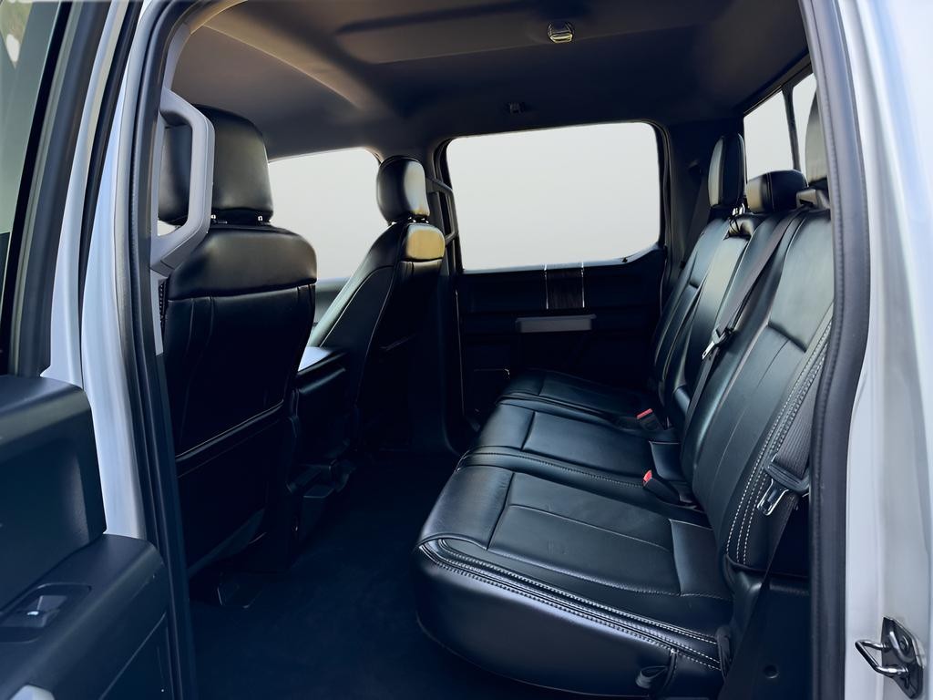 Ford F-150 Vehicle Full-screen Gallery Image 19
