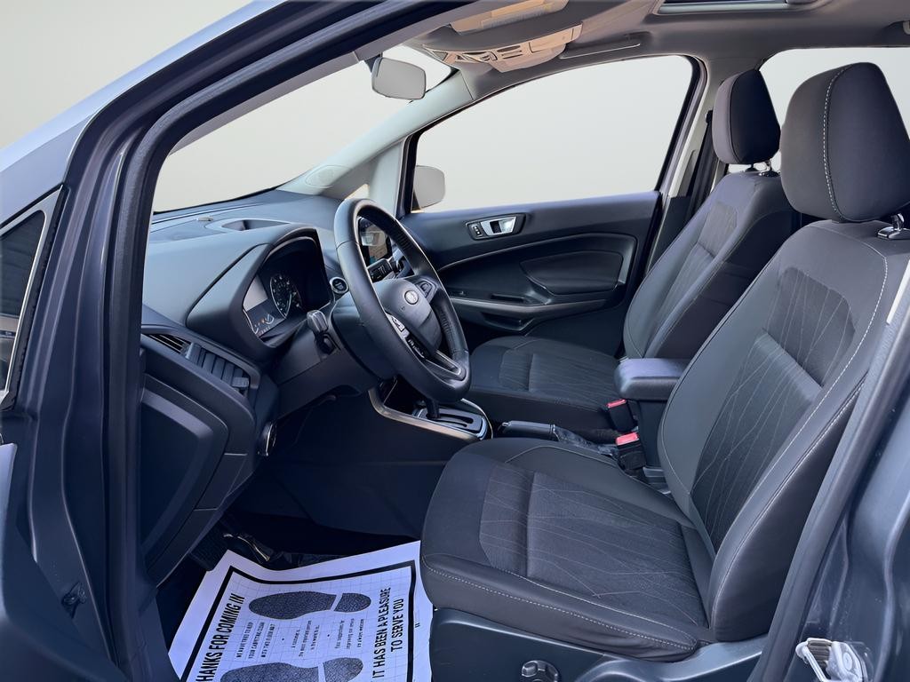 Ford EcoSport Vehicle Full-screen Gallery Image 11