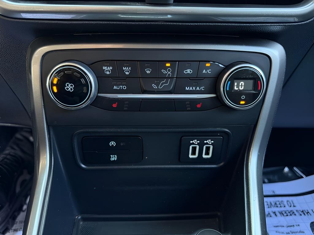 Ford EcoSport Vehicle Full-screen Gallery Image 17