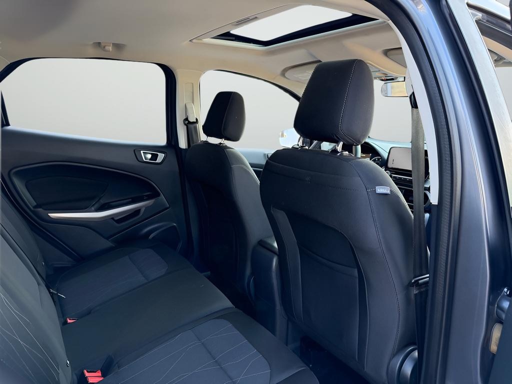 Ford EcoSport Vehicle Full-screen Gallery Image 26