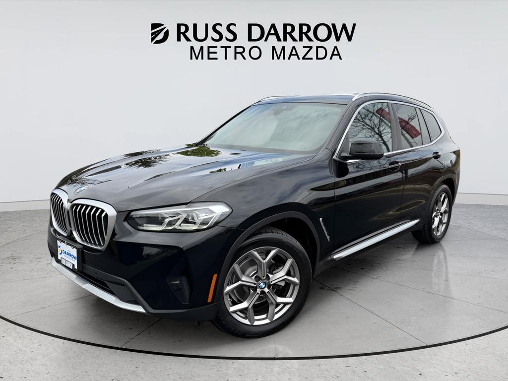 BMW X3 Vehicle Full-screen Gallery Image 01