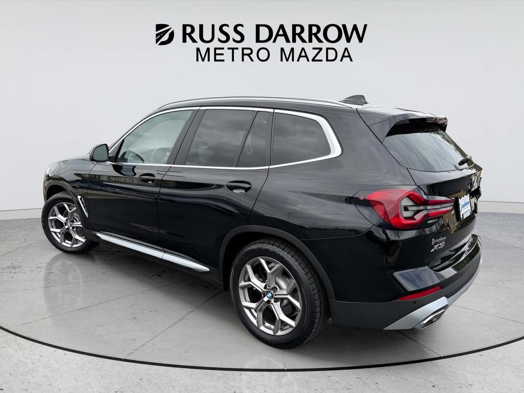 BMW X3 Vehicle Full-screen Gallery Image 03