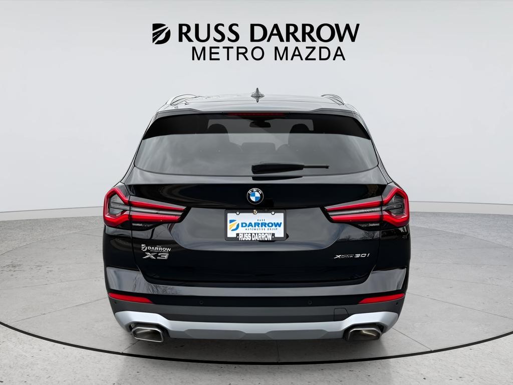 BMW X3 Vehicle Full-screen Gallery Image 04